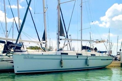 Charter Sailboat Bavaria Bavaria 32 Cruiser Phuket