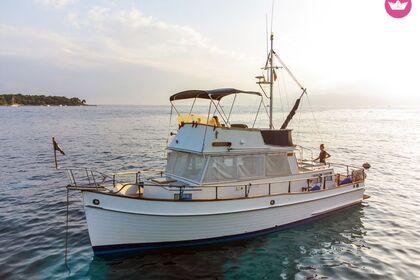 Charter Motorboat Grand Banks 36 Classic Grimaud