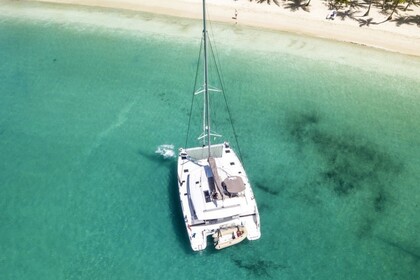 Noleggio Catamarano FOUNTAINE PAJOT Helia 44 Evolution Le Marin