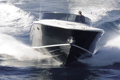 Hire Motorboat Exclusive 45 45 Capri