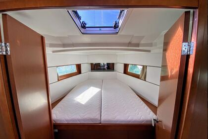 Location Voilier Beneteau Océanis 38.1 Les Sables-d'Olonne