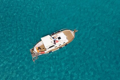 Verhuur Motorboot Menorquin 45  luxe edition Fornells