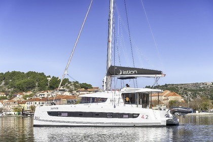 Charter Catamaran Catana Group Bali 4.2 - 4 + 1 cab. Skradin