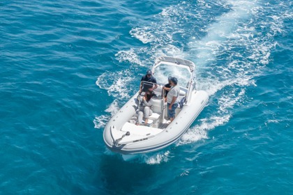 Charter RIB Motomarine Lambro 640 Milos