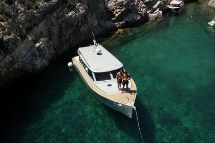 Alquiler Lancha Colnago 35 Colnago 35 with cabin Hvar