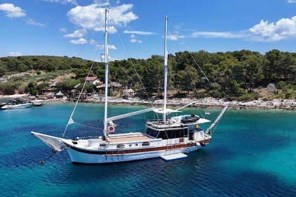 Noleggio Caicco Custom made 100ft Performance Sailing Yacht Spalato