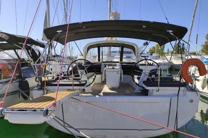 Verhuur Zeilboot Beneteau Oceanis 46.1 Alimos