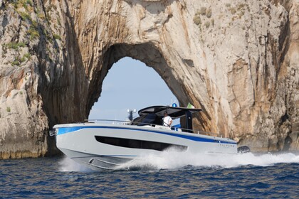 Verhuur Motorboot Yacht Allure 38 Sport Capri