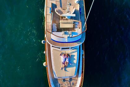 Charter Motor yacht Co.Me.Na Comena 50 Naples