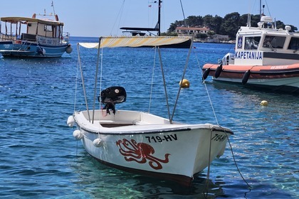 Charter Motorboat Jugoplastika pasara Hvar