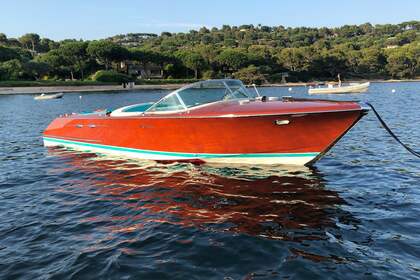 Location Bateau à moteur RIVA AQUARAMA SPECIAL Sainte-Maxime