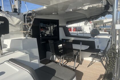 Hire Catamaran Lagoon-Bénéteau Lagoon 42 - 4 + 2 cab. Split