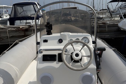 Verhuur RIB Zodiac international Bombard explorer SN 620 Saint-Raphaël