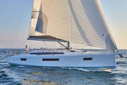 Hire Sailboat Jeanneau Sun Odyssey 410 Volos