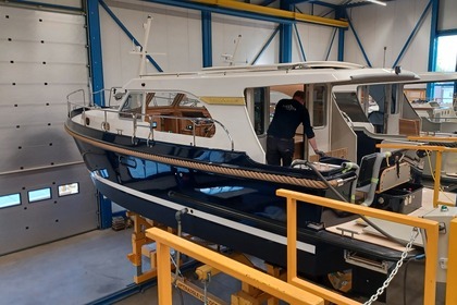 Miete Motorboot  Linssen Grand Sturdy 30.0 Sedan Intero Mirow