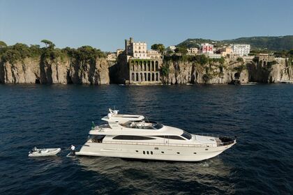 Noleggio Yacht a motore Canados 90 Castellammare di Stabia