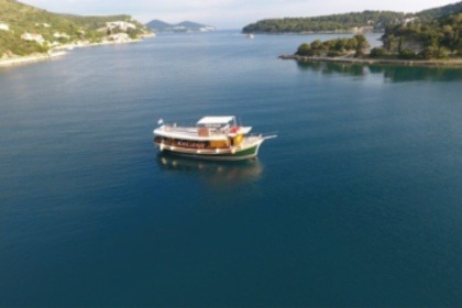 Alquiler Yate a motor Custom wooden Traditional wooden boat Dubrovnik