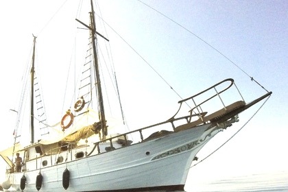 Hire Motorboat Incorvaia Motorsailer Goletta Gallipoli