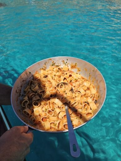 Lampedusa Motorboat Elegante Gozzo cabinato alt tag text