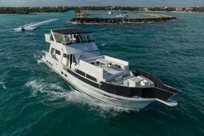 Hire Motor yacht Bruce Roberts 72 Puerto Aventuras
