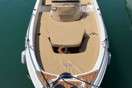 Charter Motorboat Maretti 430 Mataró