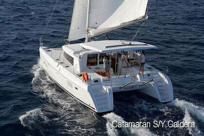 Rental Catamaran Caldera Lagoon 420 PRIVATE DAILY CRUISES Santorini