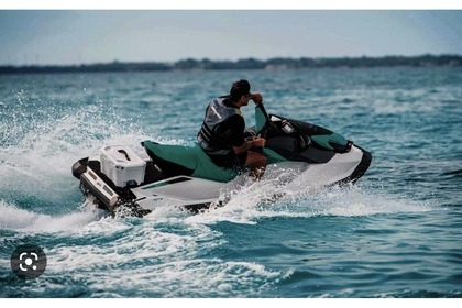 Hire Jet ski Seadoo Gtx pro 130 (2) Podstrana