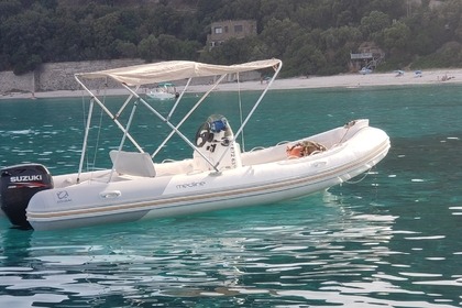 Rental Motorboat Zodiac Medline Sundream Sari-Solenzara
