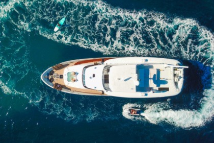 Charter Motor yacht Mondomarine Navetta 24 Cannes