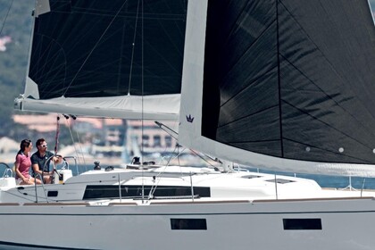 Verhuur Zeilboot BENETEAU OCEANIS 38.1 Zaton