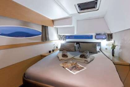 Charter Catamaran Fountaine Pajot Helia 44 Saint Vincent and the Grenadines