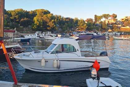 Charter Motorboat Beneteau Antares 650 Povljana