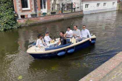 Rental Motorboat Sloep Luxe Delft