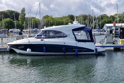 Rental Motorboat Beneteau Antares 30s Geneva