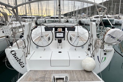 Rental Sailboat Hanse Yachts Hanse 388 Trogir