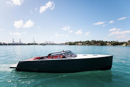 Rental Motorboat Vandutch Marine 48 Miami