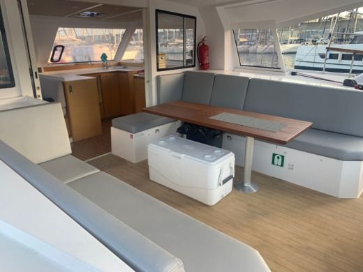 Catamaran NAUTITECH 40 Boat layout