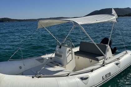 Hire Boat without licence  Zodiac Yachtline 500 Sainte-Lucie-de-Porto-Vecchio