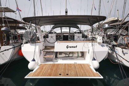 Czarter Jacht żaglowy Bavaria Yachtbau Bavaria C50 Holiday - 5 + 1 cab. Trogir