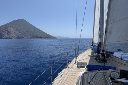 Charter Sailboat Crestitalia LUNA 50 Vulcano