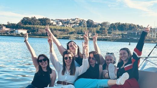 Oporto Motorboat Pacific Craft 700 alt tag text