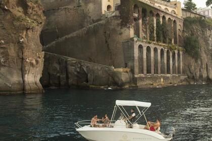 Location Bateau à moteur Charter Bermuda Capri