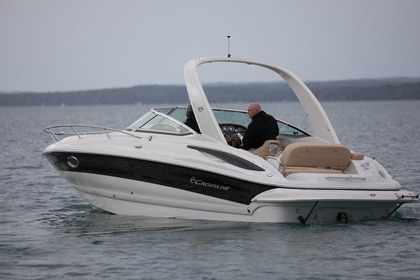 Charter Motorboat Crownline 286 SC Petrčane