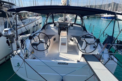 Charter Sailboat Beneteau Oceanis 37.1 Cugnana Verde