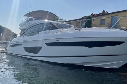 Location Yacht à moteur PRINCESS V65 Grimaud