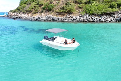 Rental Motorboat Pacific Craft Open 625 Sint Maarten