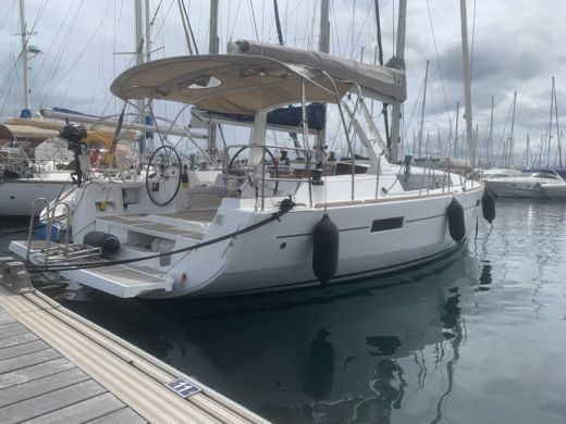 Ajaccio Sailboat Beneteau Oceanis 41 alt tag text