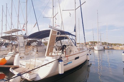 Verhuur Zeilboot Beneteau Oceanis 45 - 4 cab. Pula