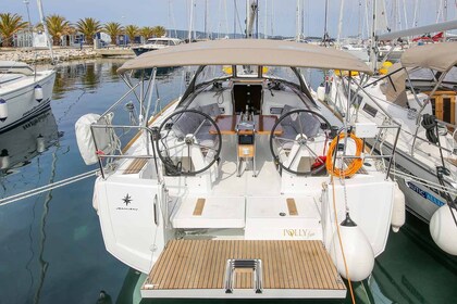 Alquiler Velero Jeanneau Sun Odyssey 349 Marina Hramina