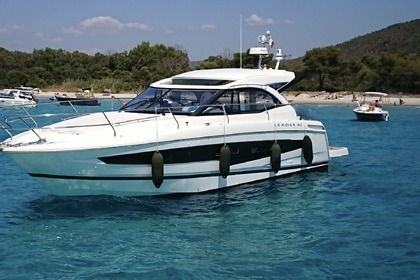 Miete Motorboot Jeanneau Leader 36 Cogolin